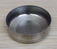Tealight sắt, 1 size (ɸ 38 mm, cao 13 mm): vành sắt bén, dễ đứt tay, cầm cẩn thận
