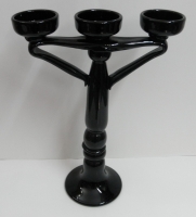 Chân đế nến pha lê 3 ngọn màu đen, cao 27 cm: 500.000 đ/cái