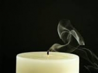 Tại sao nến thắp lại dễ bị tắt?