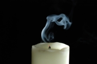 Tại sao nến bị tắt nửa chừng?