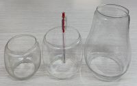 Bóng đèn bão cỡ nhỏ - bên trái (ɸ đáy 6 cm, cao 8,6 cm): 50.000 đ/cái, 11 cái = 500.000 đ